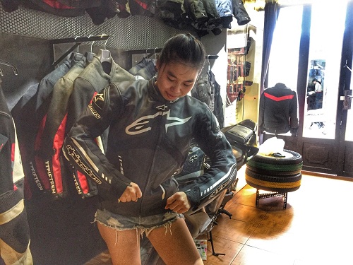 ÁO GIÁP ALPINESTARS CHÍNH HÃNG VÌ SAO ĐƯỢC ƯU ÁI KHI  ĐI PHƯỢT .